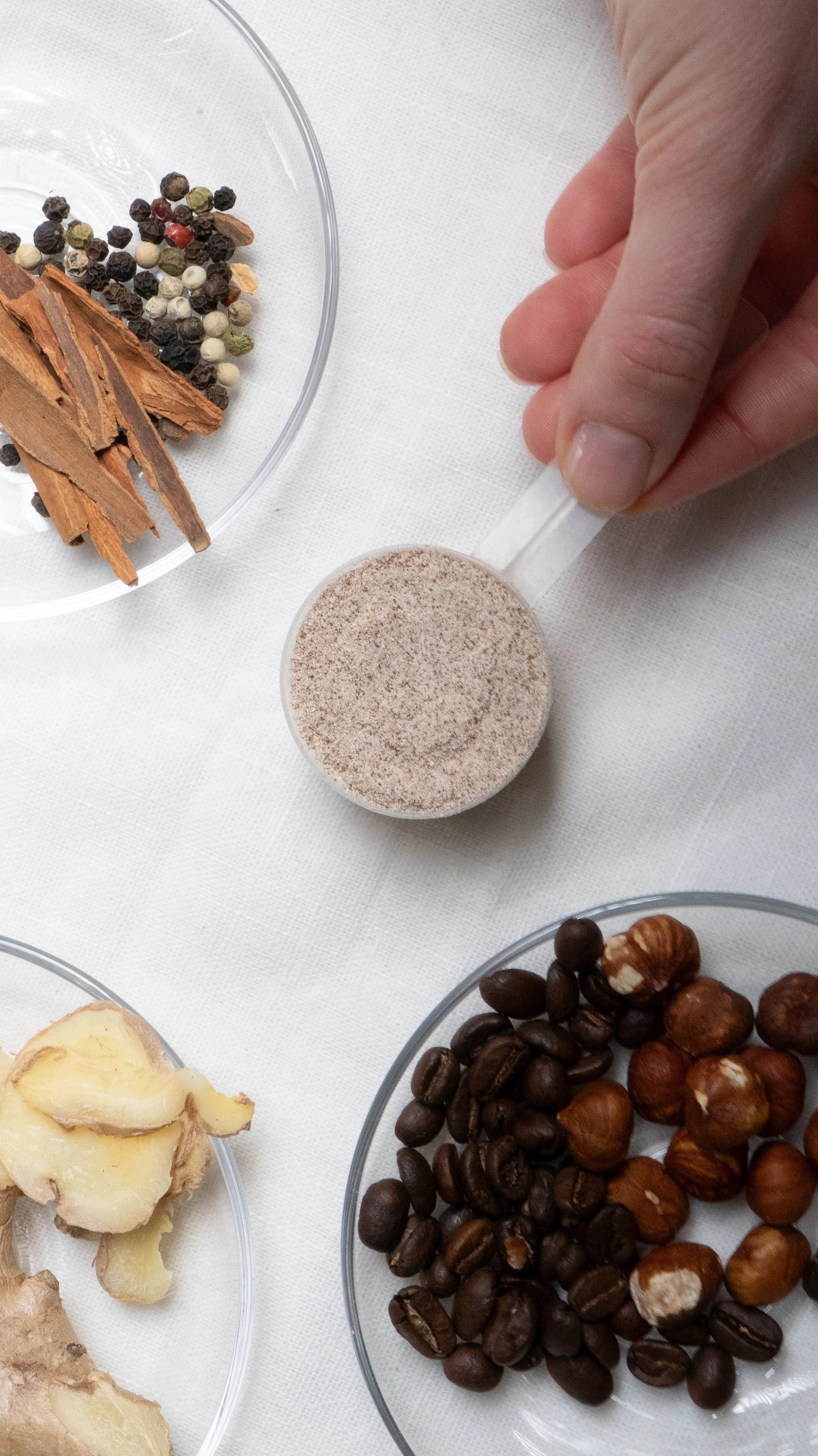 Smart Coffee ingredients, ginger, cinnamon, coffee, hazelnut, panax ginseng, magnesium, chromium, choline